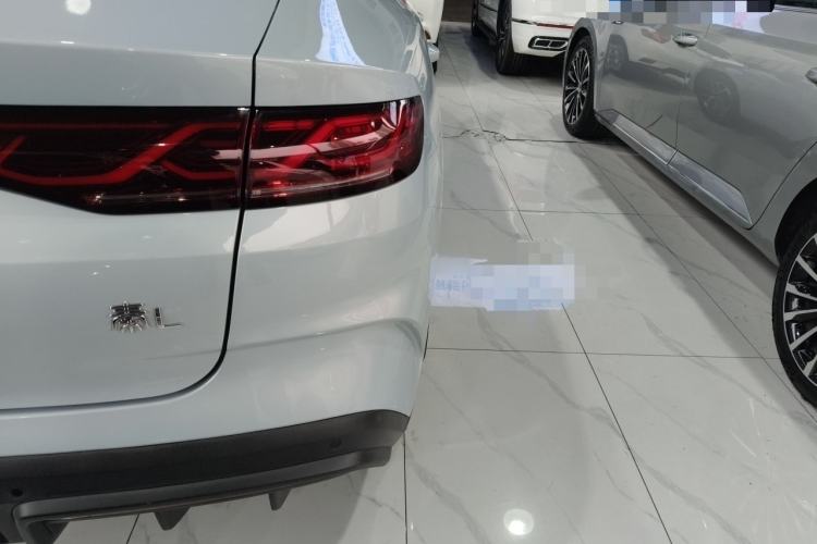 Used BYD Qin L 2024 DM-i 120KM Beyond Model Right Rear Taillight