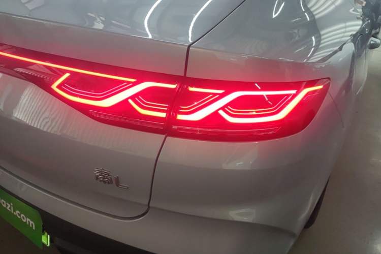 Used BYD Qin L 2024 DM-i 80KM Leading Model Right Rear Taillight