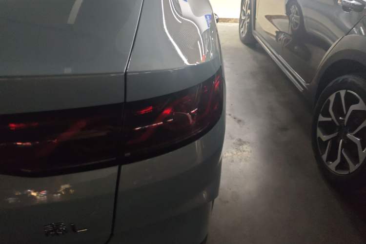Used BYD Qin L 2024 DM-i 80KM Beyond Model Right Rear Taillight