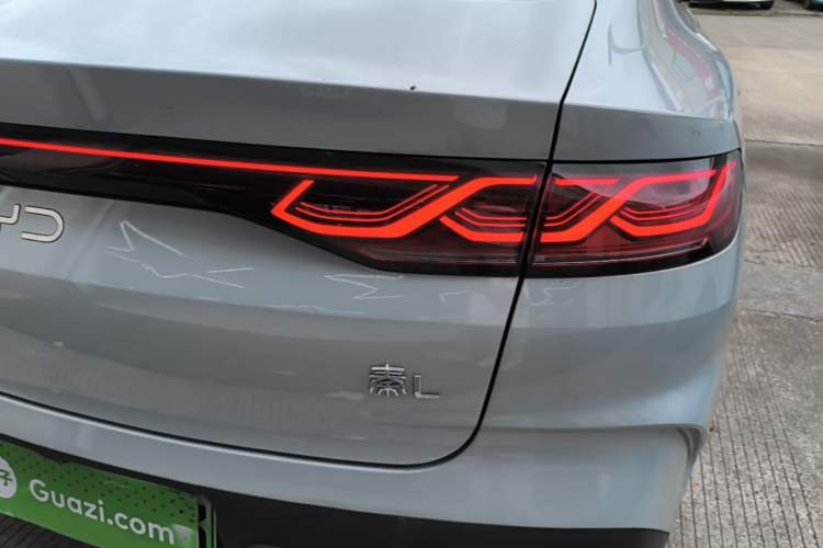Used BYD Qin L 2024 DM-i 80KM Leading Model Right Rear Taillight