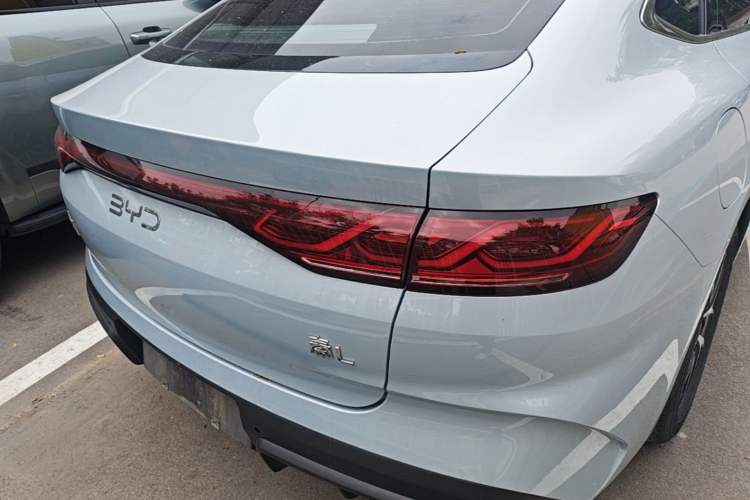 Used BYD Qin L 2024 DM-i 120KM Leading Model Right Rear Taillight