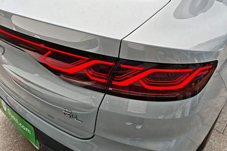 Used BYD Qin L 2024 DM-i 120KM Leading Model Right Rear Taillight