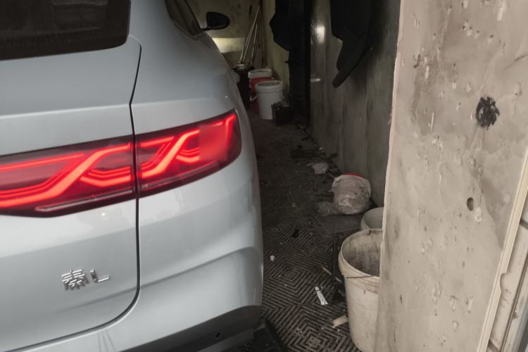 Used BYD Qin L 2024 DM-i 80KM Leading Model Right Rear Taillight