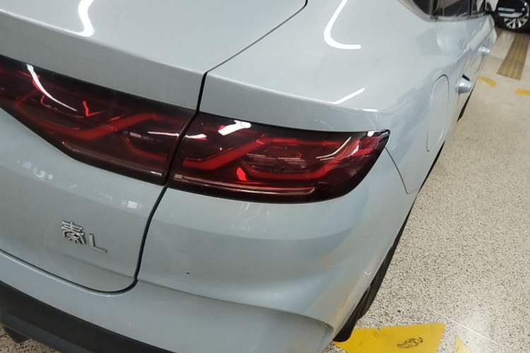 Used BYD Qin L 2024 DM-i 80KM Leading Model Right Rear Taillight