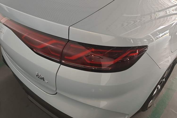 Used BYD Qin L 2024 DM-i 80KM Leading Model Right Rear Taillight