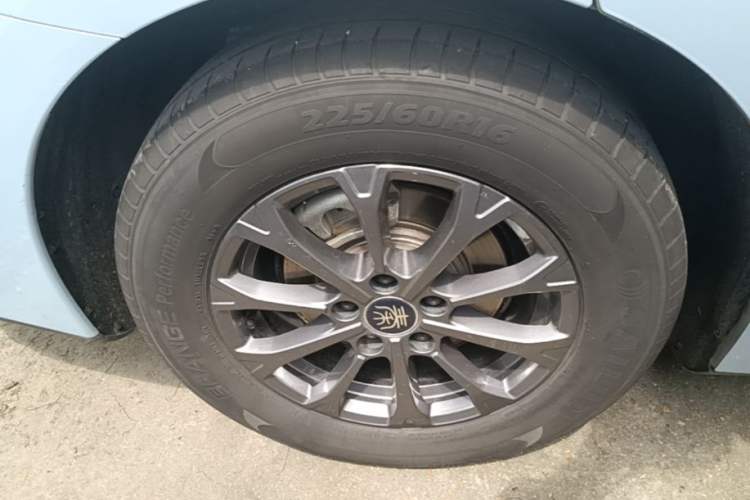 Used BYD Qin L 2024 DM-i 80KM Leading Model Right Rear Wheel Hub