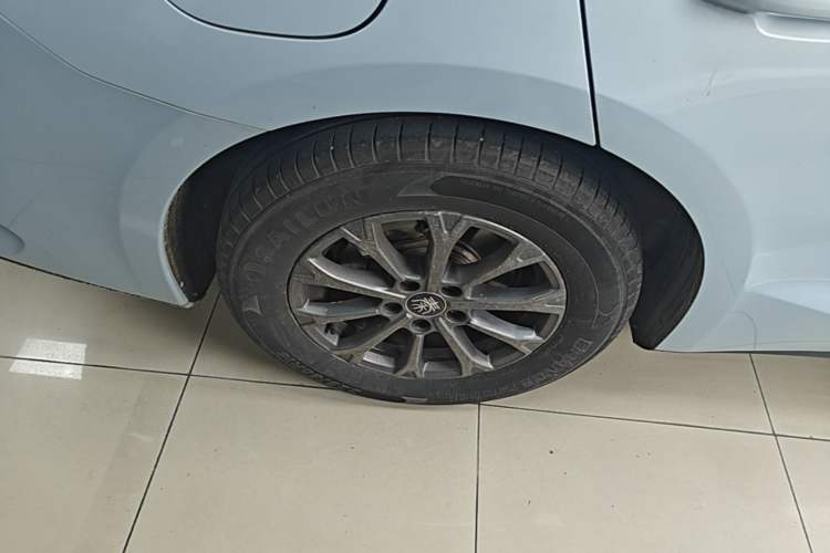 Used BYD Qin L 2024 DM-i 80KM Leading Model Right Rear Wheel Hub