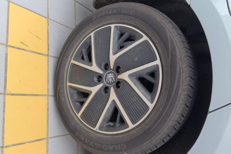 Used BYD Qin L 2024 DM-i 120KM Beyond Model Right Rear Wheel Hub
