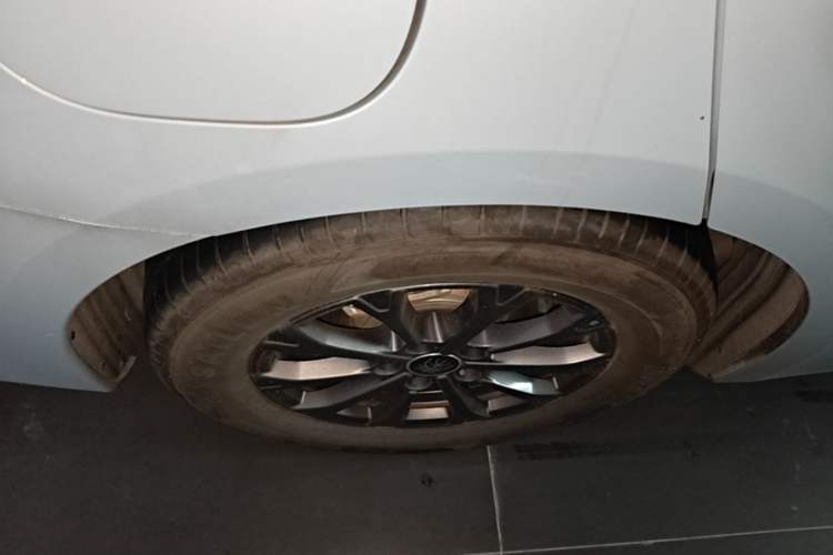 Used BYD Qin L 2024 DM-i 80KM Leading Model Right Rear Wheel Hub