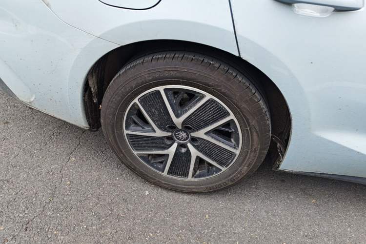 Used BYD Qin L 2024 DM-i 80KM Beyond Model Right Rear Wheel Hub
