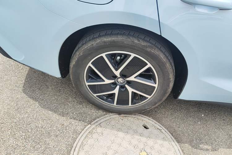 Used BYD Qin L 2024 DM-i 120KM Leading Model Right Rear Wheel Hub