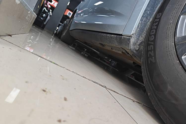 Used BYD Qin L 2024 DM-i 80KM Leading Model Right Side Sill