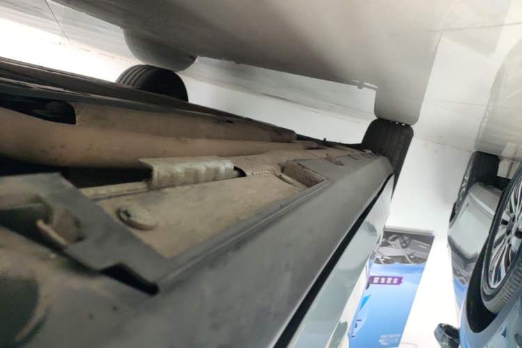 Used BYD Qin L 2024 DM-i 80KM Leading Model Right Side Sill