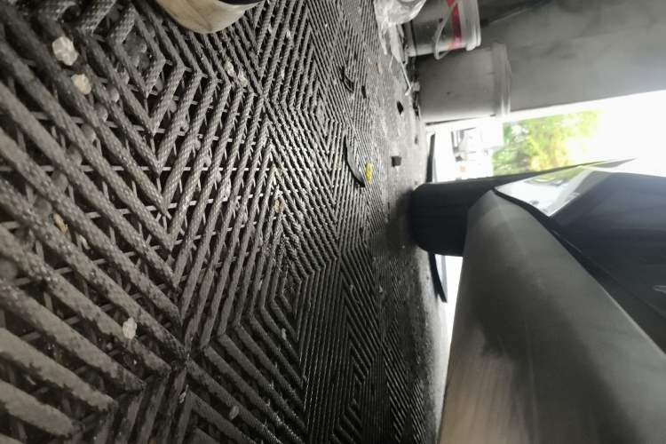 Used BYD Qin L 2024 DM-i 80KM Leading Model Right Side Sill