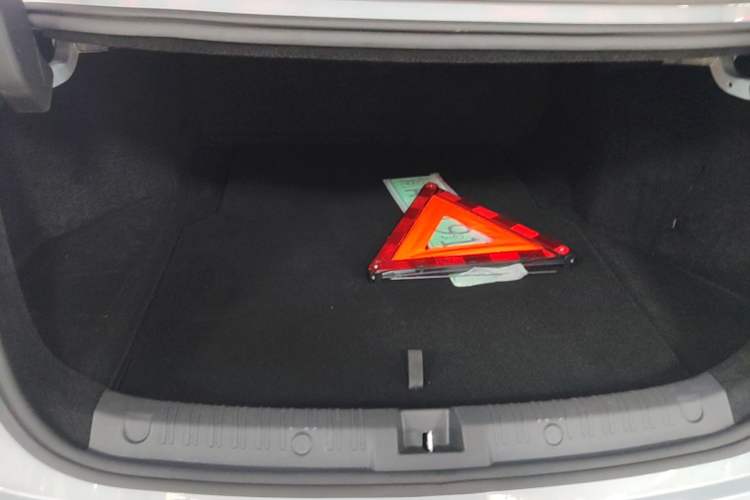 Used BYD Qin L 2024 DM-i 120KM Beyond Model Trunk