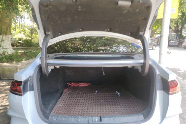 Used BYD Qin L 2024 DM-i 120KM Excellence Model Trunk