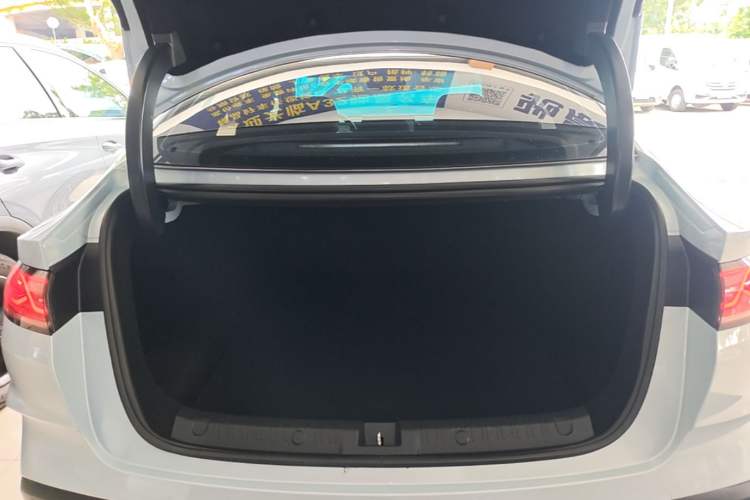 Used BYD Qin L 2024 DM-i 120KM Excellence Model Trunk