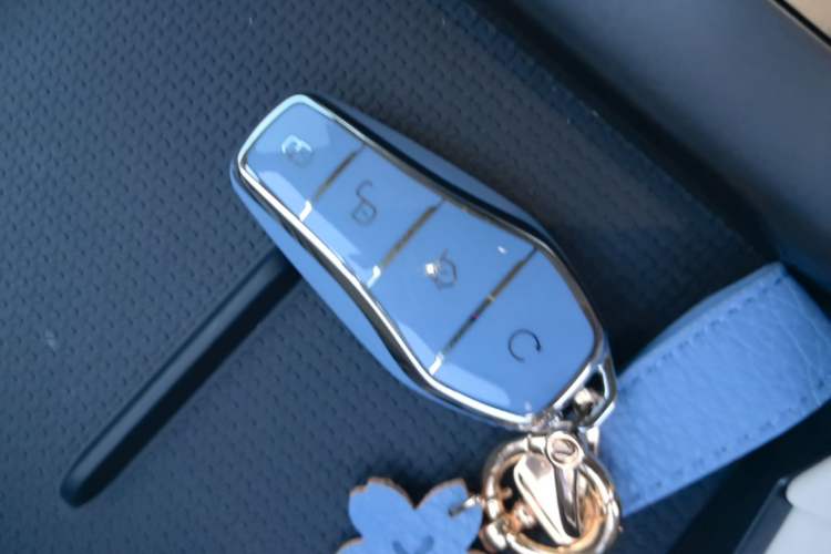 Used BYD Qin L 2024 DM-i 80KM Beyond Model Vehicle Key