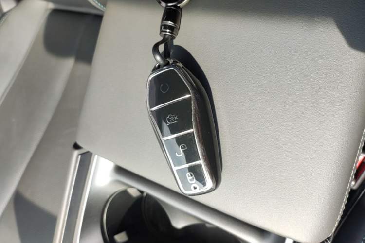 Used BYD Qin L 2024 DM-i 120KM Leading Model Vehicle Key