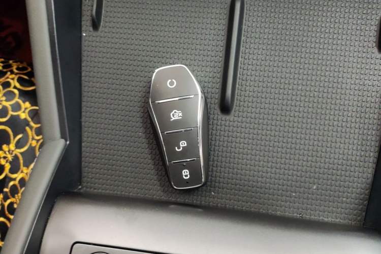 Used BYD Qin L 2024 DM-i 80KM Leading Model Vehicle Key