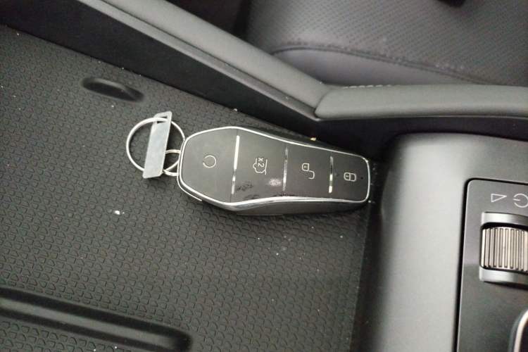 Used BYD Qin L 2024 DM-i 120KM Leading Model Vehicle Key