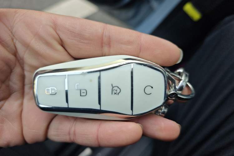 Used BYD Qin L 2024 DM-i 80KM Beyond Model Vehicle Key