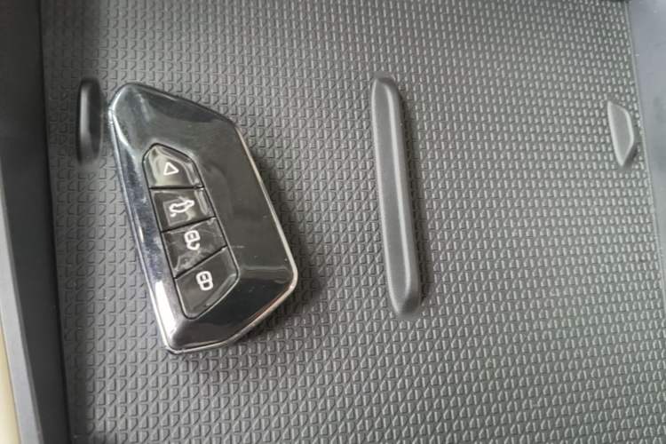 Used BYD Qin L 2024 DM-i 80KM Beyond Model Vehicle Key
