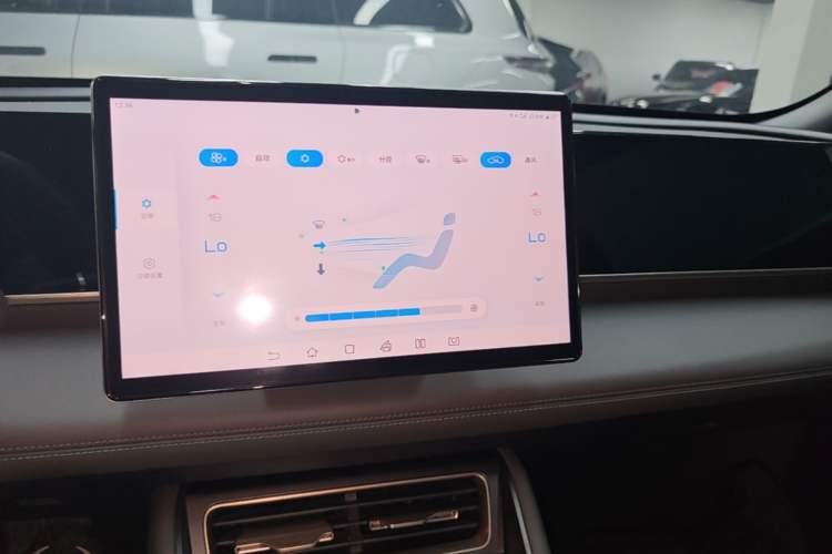 Used BYD Qin L 2024 DM-i 80KM Beyond Model Audio And AC Panel