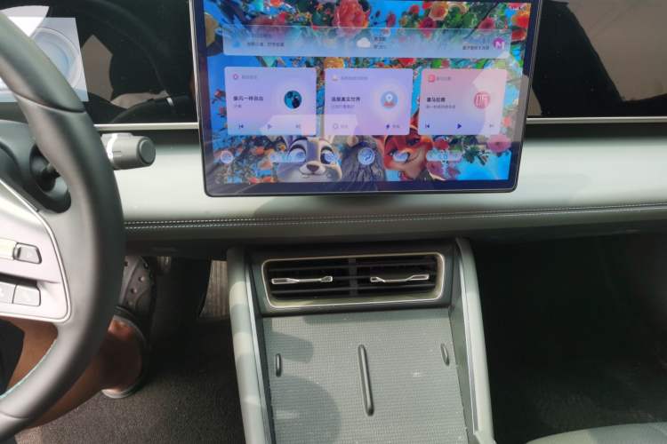 Used BYD Qin L 2024 DM-i 80KM Beyond Model Audio And AC Panel