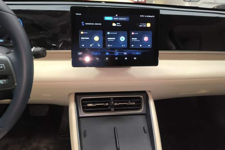 Used BYD Qin L 2024 DM-i 80KM Leading Model Audio And AC Panel