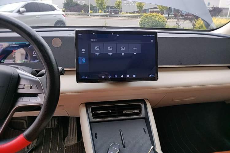 Used BYD Qin L 2024 DM-i 120KM Leading Model Audio And AC Panel