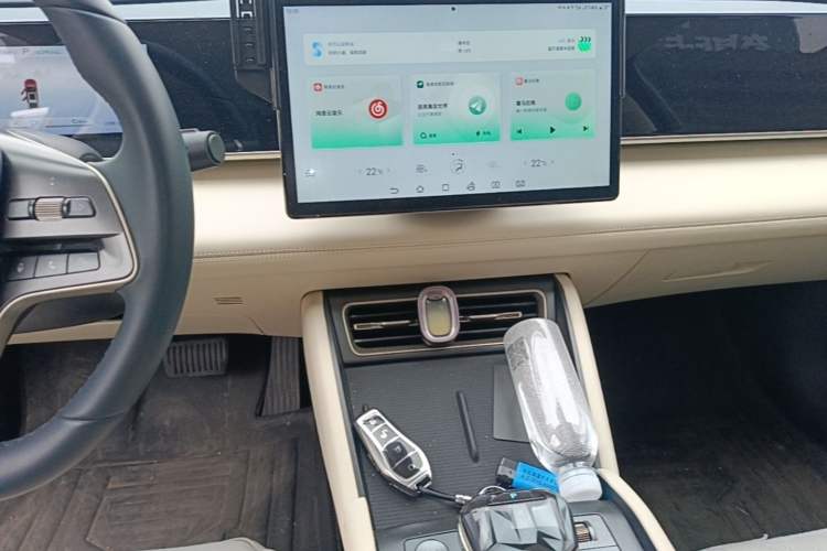 Used BYD Qin L 2024 DM-i 80KM Beyond Model Audio And AC Panel