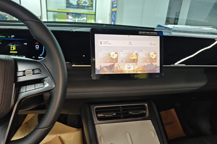 Used BYD Qin L 2024 DM-i 80KM Leading Model Audio And AC Panel