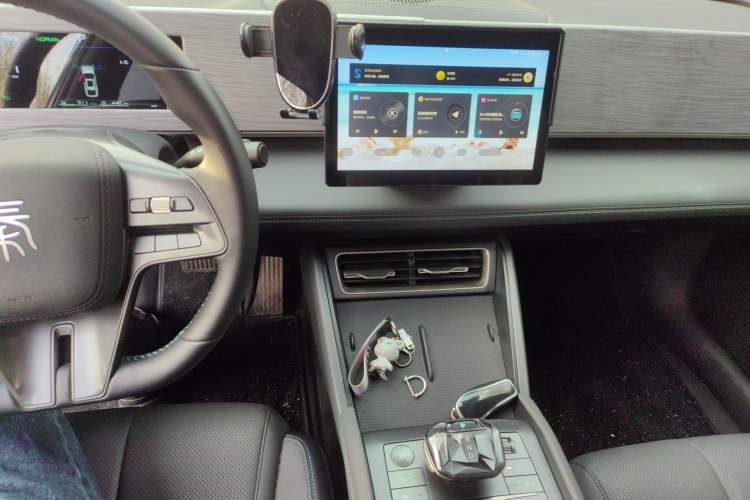 Used BYD Qin L 2024 DM-i 80KM Leading Model Audio And AC Panel