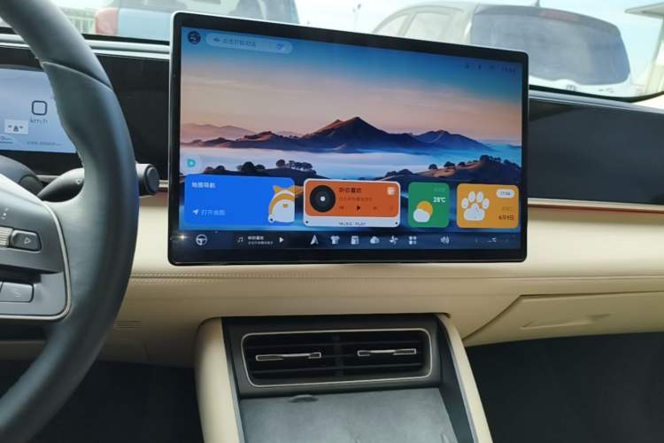 Used BYD Qin L 2024 DM-i 120KM Excellence Model Audio And AC Panel