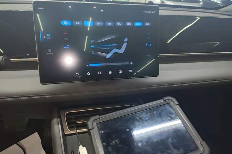 Used BYD Qin L 2024 DM-i 120KM Leading Model Audio And AC Panel