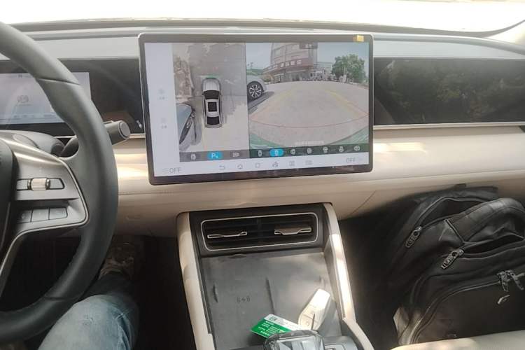 Used BYD Qin L 2024 DM-i 120KM Excellence Model Audio And AC Panel
