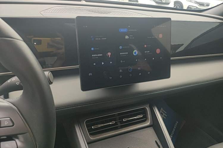 Used BYD Qin L 2024 DM-i 80KM Leading Model Audio And AC Panel