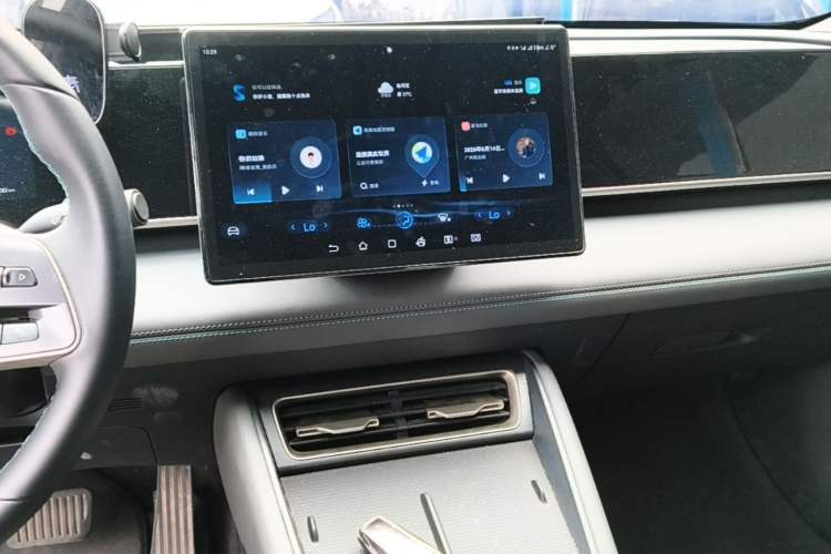 Used BYD Qin L 2024 DM-i 120KM Leading Model Audio And AC Panel