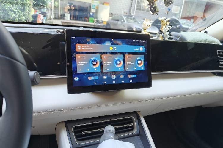 Used BYD Qin L 2024 DM-i 80KM Leading Model Audio And AC Panel