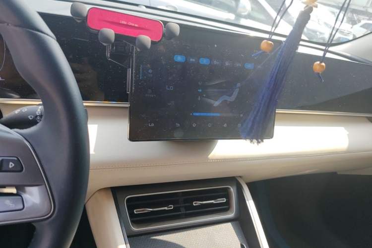 Used BYD Qin L 2024 DM-i 80KM Leading Model Audio And AC Panel