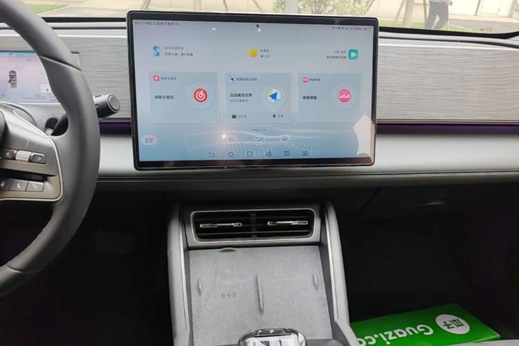 Used BYD Qin L 2024 DM-i 120KM Excellence Model Audio And AC Panel