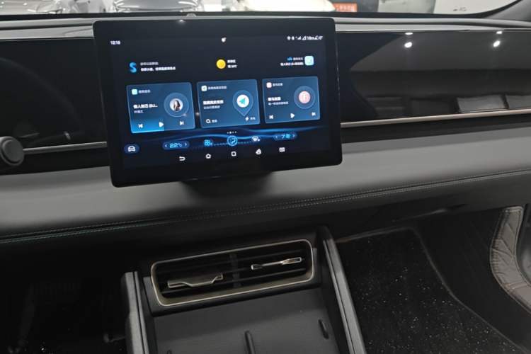 Used BYD Qin L 2024 DM-i 80KM Leading Model Audio And AC Panel