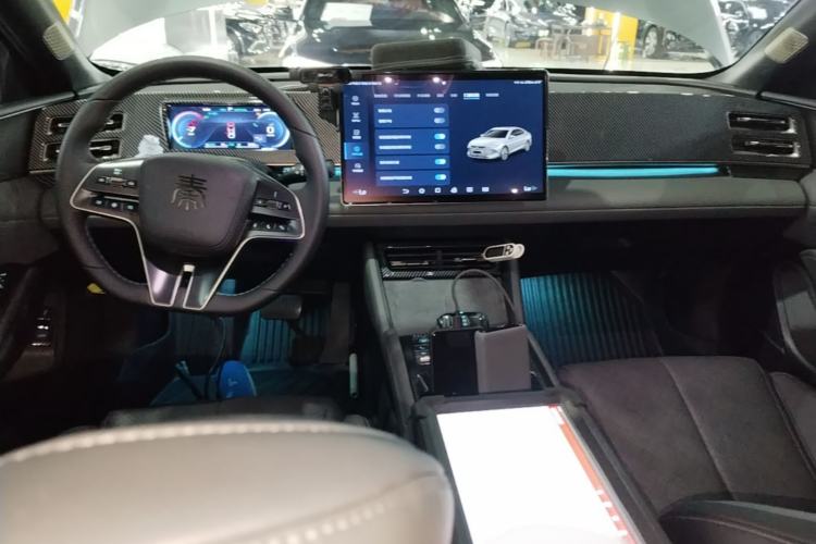 Used BYD Qin L 2024 DM-i 120KM Excellence Model Center Console