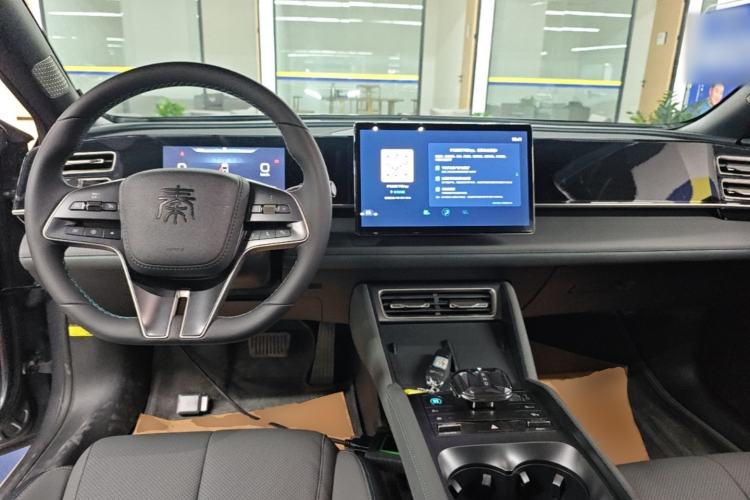 Used BYD Qin L 2024 DM-i 80KM Beyond Model Center Console