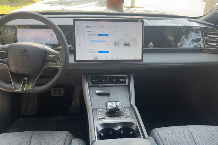 Used BYD Qin L 2024 DM-i 120KM Excellence Model Center Console