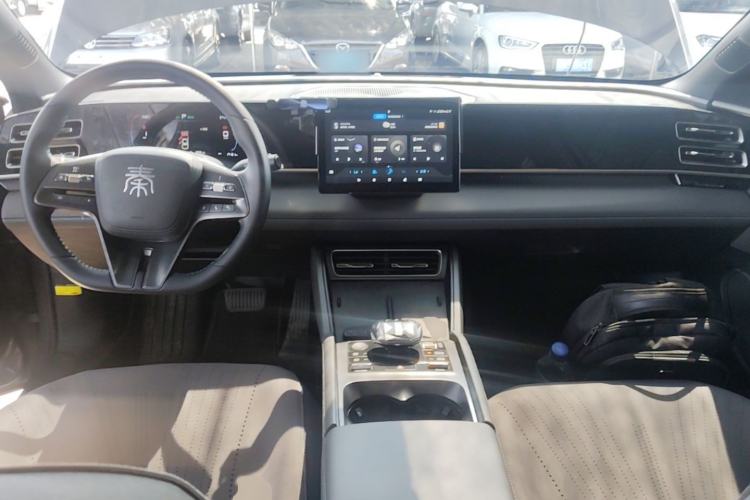 Used BYD Qin L 2024 DM-i 80KM Leading Model Center Console