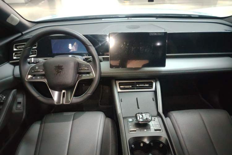 Used BYD Qin L 2024 DM-i 120KM Leading Model Center Console