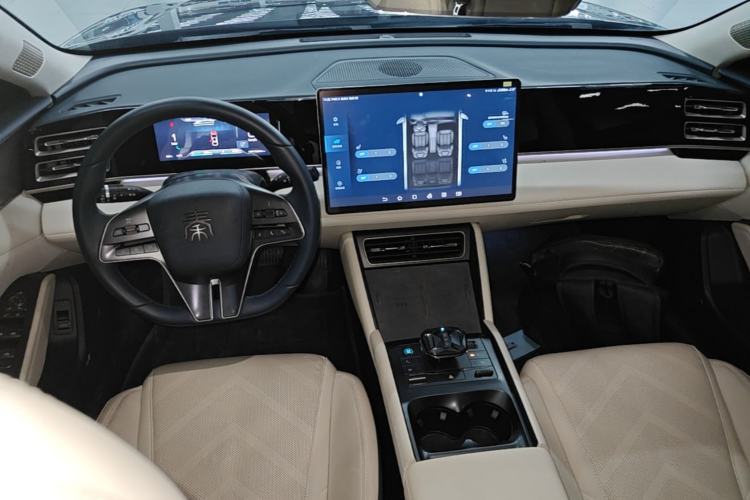 Used BYD Qin L 2024 DM-i 120KM Excellence Model Center Console