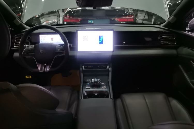 Used BYD Qin L 2024 DM-i 120KM Leading Model Center Console